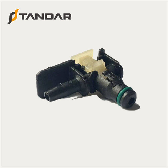03L130235AE Leak Off L Piece Connector For Audi A3 Engine