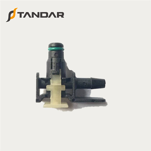 03L130235AE Leak Off L Piece Connector For Audi A3 Engine